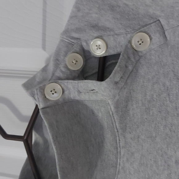 J. Crew sweatshirt with 3 button closure at nevk - Picture 2 of 7